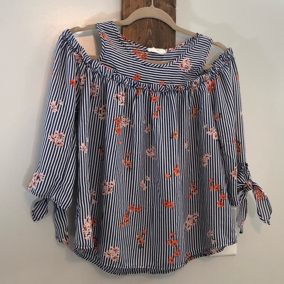 Sienna Sky Tops - 📦 5/$20 Floral cold shoulder blouse by Sienna Sky